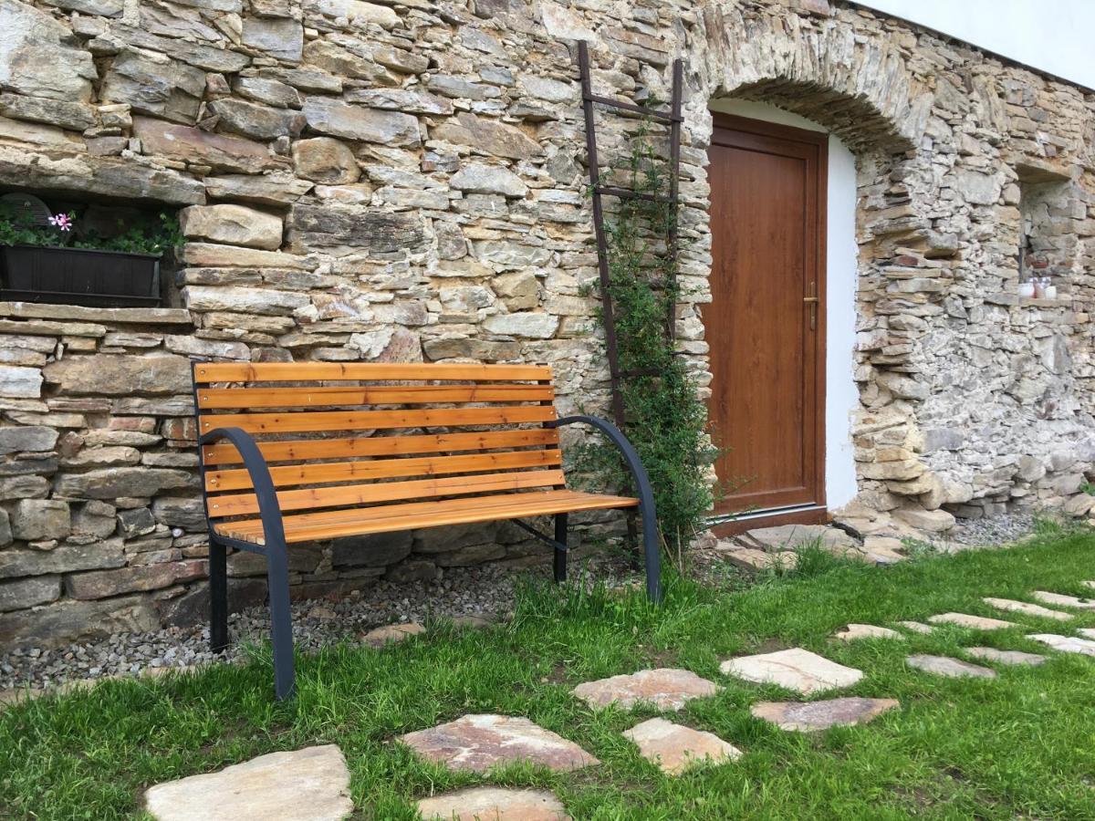 Apartman Na Vrsku Klenovice  Exteriör bild