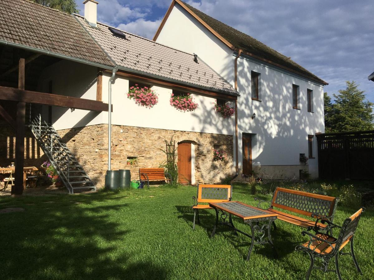 Apartman Na Vrsku Klenovice  Exteriör bild