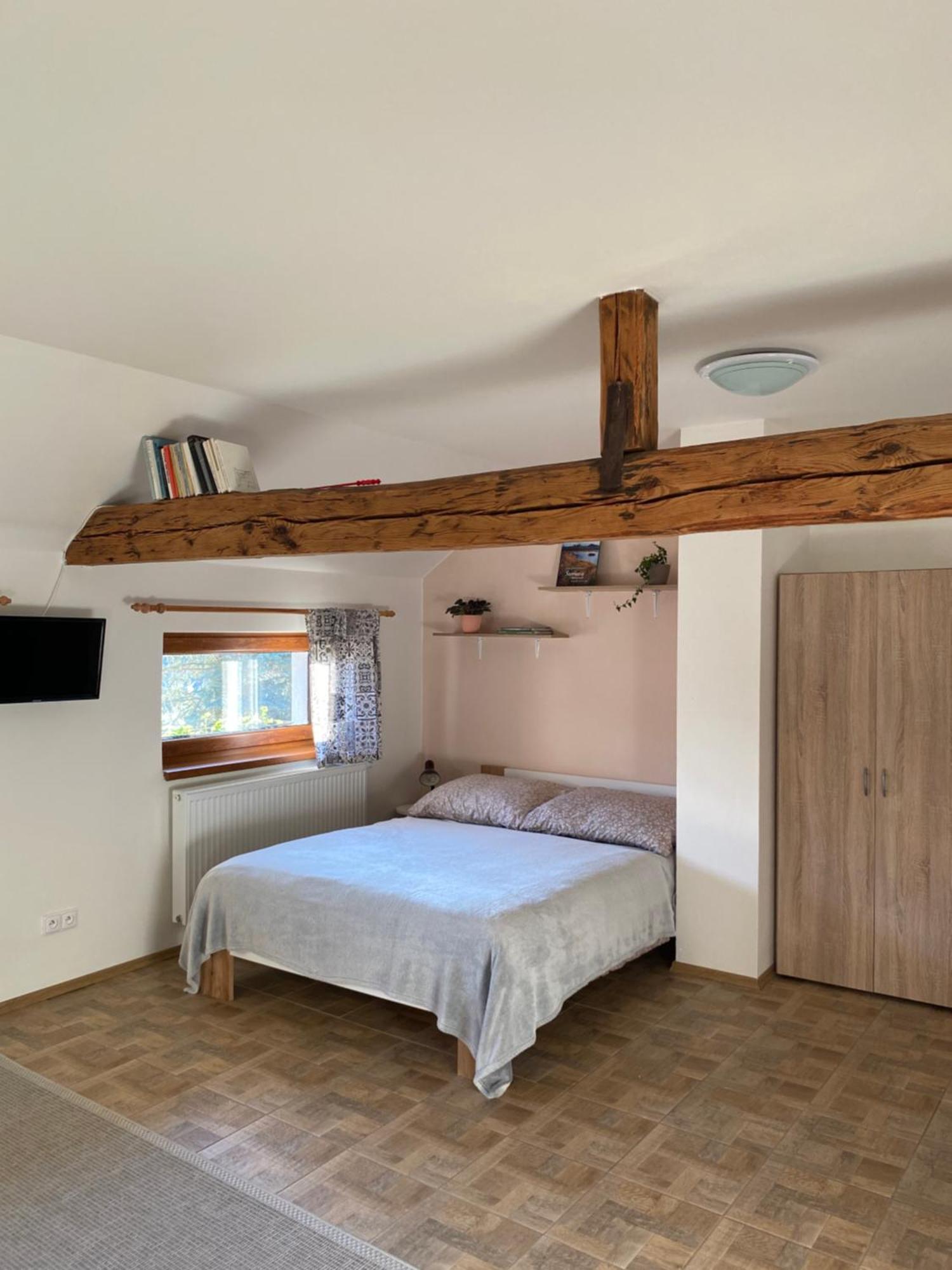 Apartman Na Vrsku Klenovice  Exteriör bild