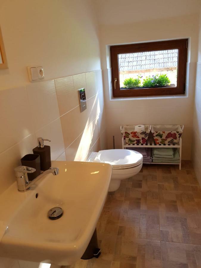 Apartman Na Vrsku Klenovice  Exteriör bild