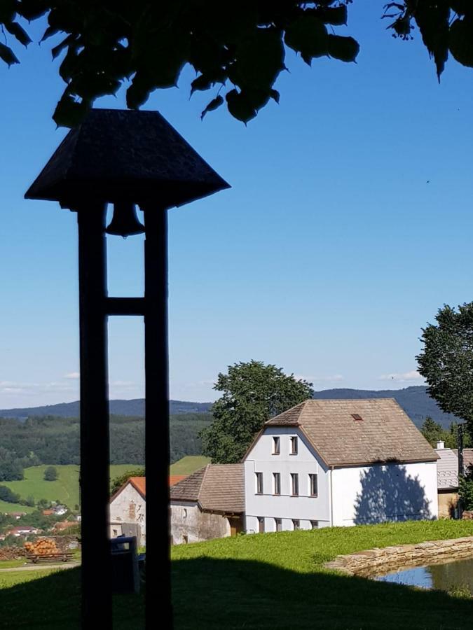 Apartman Na Vrsku Klenovice  Exteriör bild